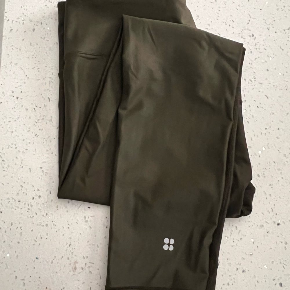 Like New Sweaty Betty Size L 7/8 Leggings in Olive